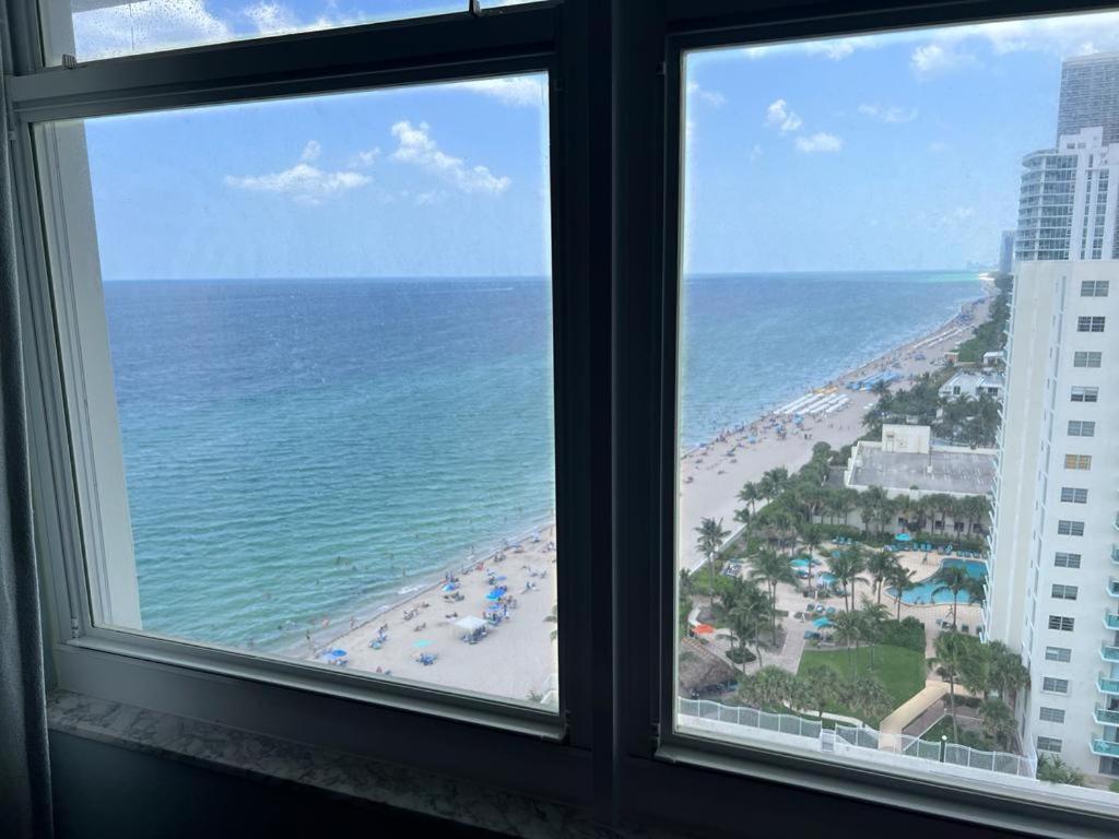 Penthouse Beach Front 1St Line, 2 Bedroom 2 Ba, New Decoration & Furnitures, Unobstructed View Of The Beautiful Atlantic, Free Parking Hollywood Extérieur photo